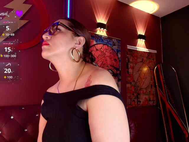 IsabellaSerrano webcam