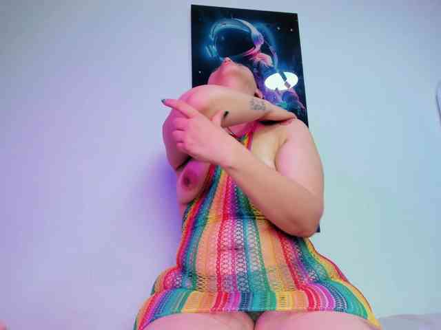 IsabellaSerrano webcam