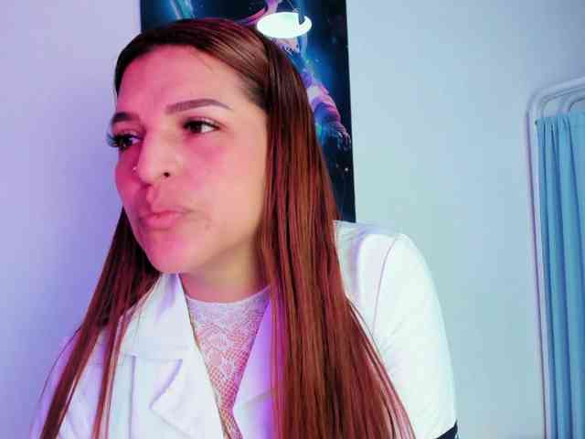 IsabellaSerrano webcam