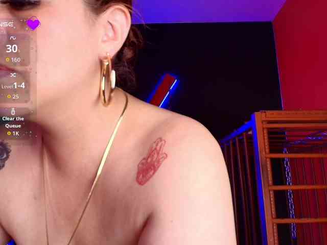 IsabellaSerrano webcam