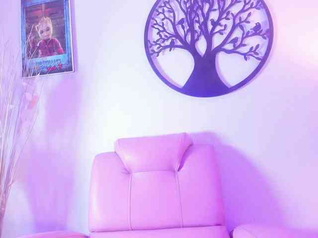 IsabellaSerrano webcam