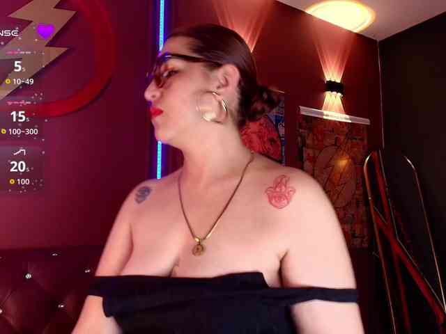 IsabellaSerrano webcam