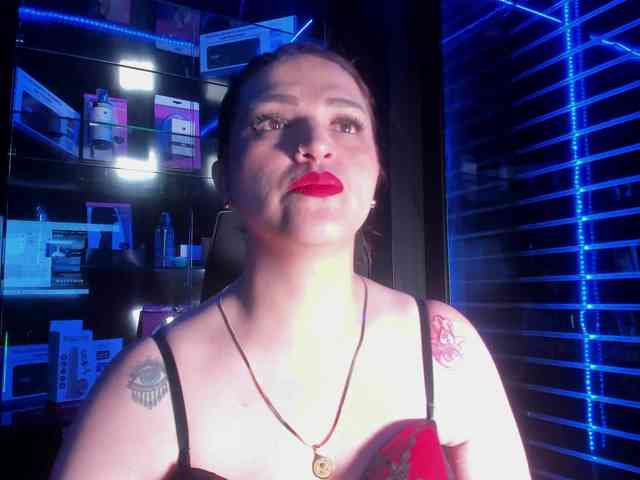 IsabellaSerrano webcam