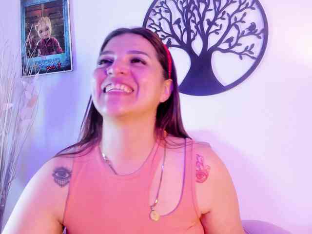 IsabellaSerrano webcam