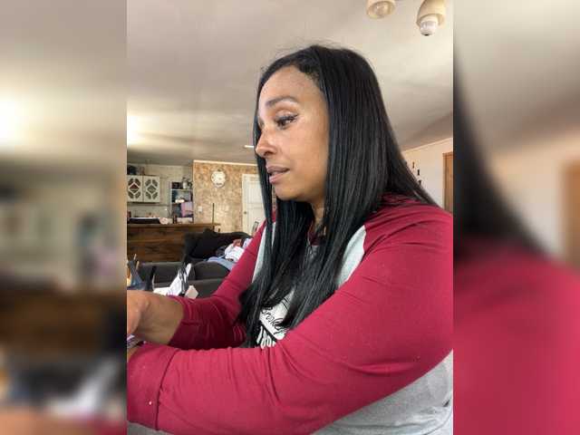 Isis16 Live Cam on BongaCams