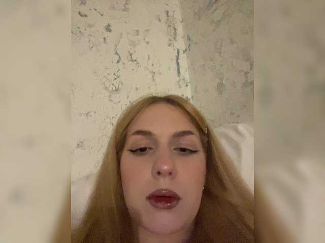 le modèle Bafelkaa est en webcam porno dans un show sur le site bongacams, il possède les tags suivants: White/Caucasian,Redhead,Shaved