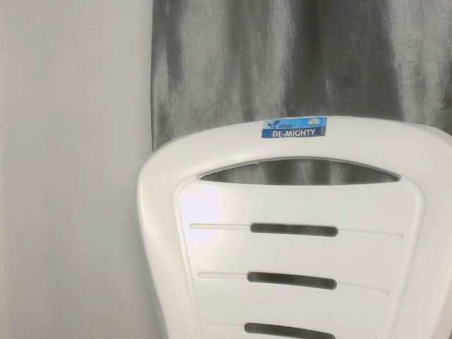 Sexy-petitqueen's BongaCams show and profile