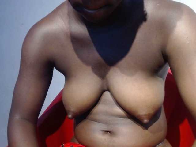 Sexy-petitqueen's BongaCams show and profile