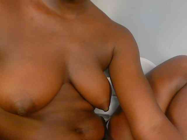 Sexy-petitqueen webcam