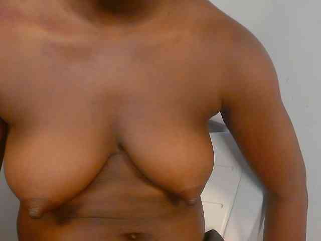 Sexy-petitqueen webcam