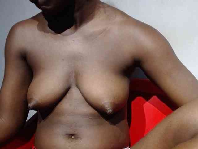 Sexy-petitqueen webcam