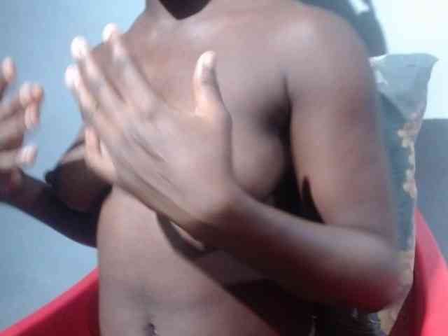 Sexy-petitqueen webcam