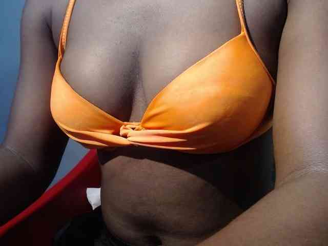 Sexy-petitqueen webcam