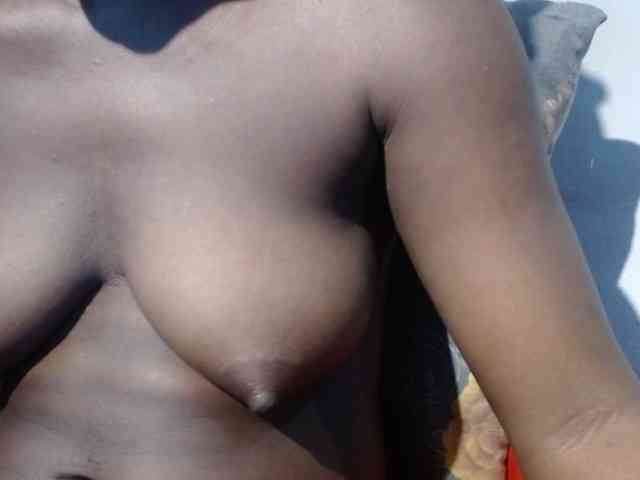 Sexy-petitqueen webcam