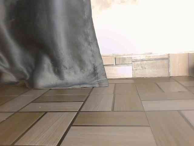 Sexy-petitqueen webcam