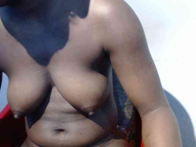 Sexy-petitqueen webcam