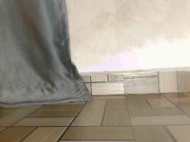 Sexy-petitqueen webcam