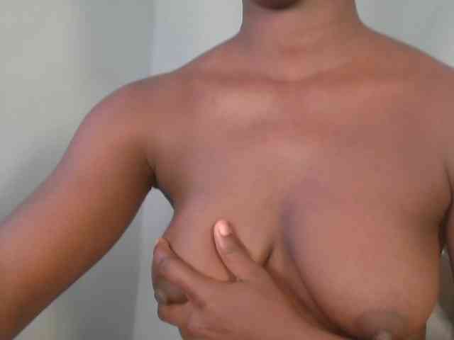 Sexy-petitqueen webcam