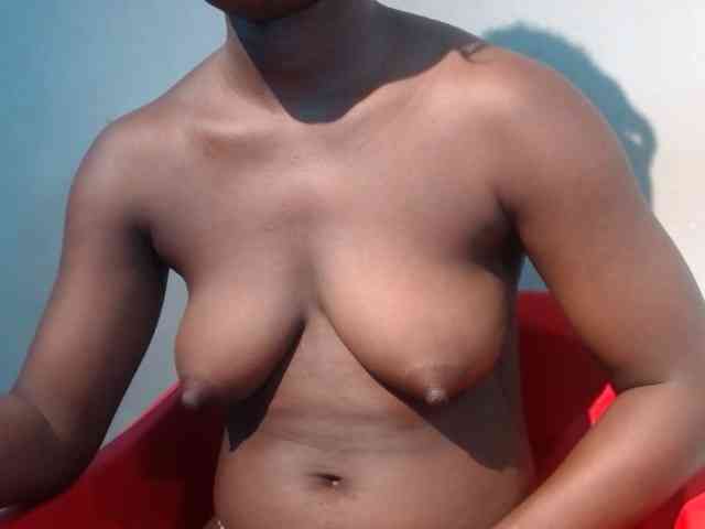 Sexy-petitqueen webcam