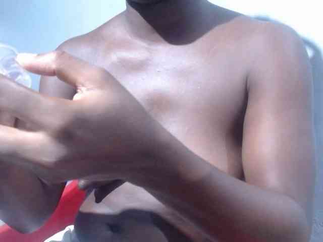 Sexy-petitqueen webcam