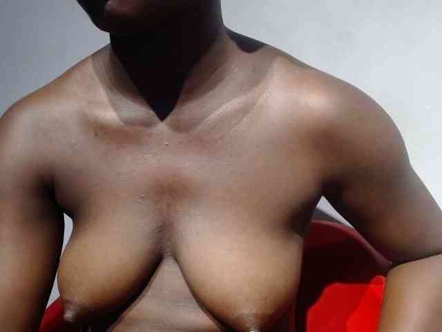 Sexy-petitqueen webcam