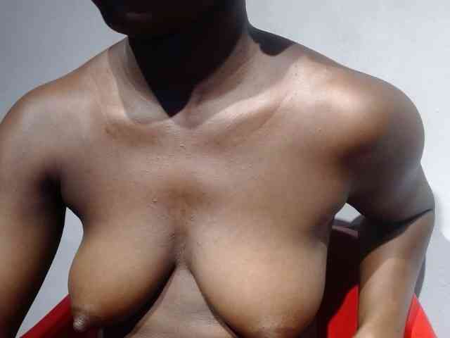 Sexy-petitqueen webcam