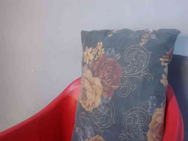 Sexy-petitqueen webcam