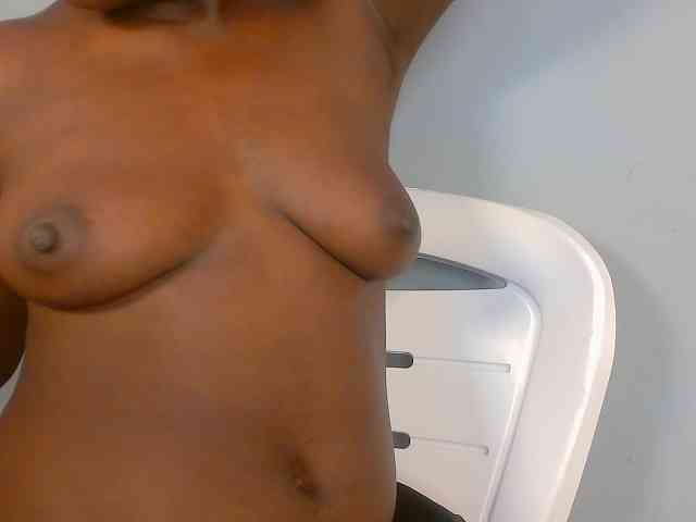 Sexy-petitqueen webcam