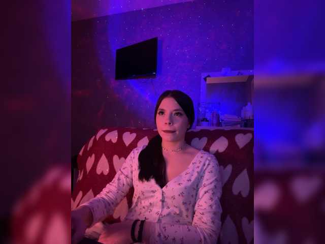 liawyx — Hi, I'm 20 years old, brunette, skinny, brown eyes, short height