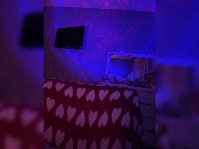 liawyx — Hi, I'm 20 years old, brunette, skinny, brown eyes, short height