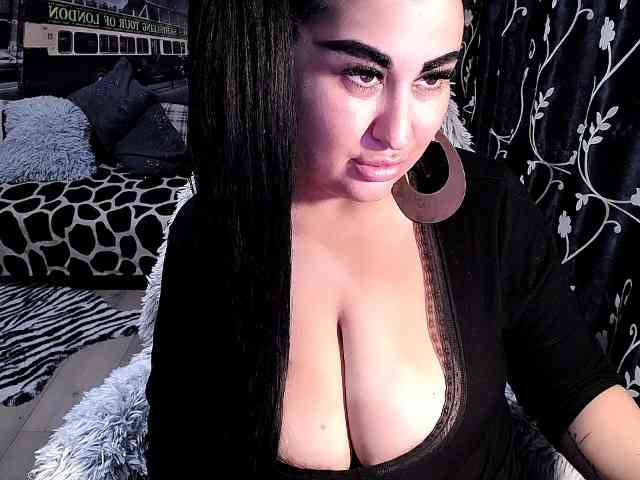 NaturalWoman webcam