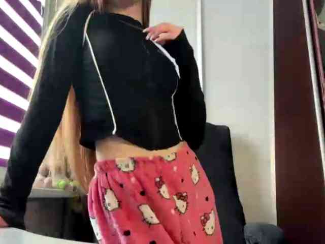 MeeCarfagno Live Webcam on BongaCams