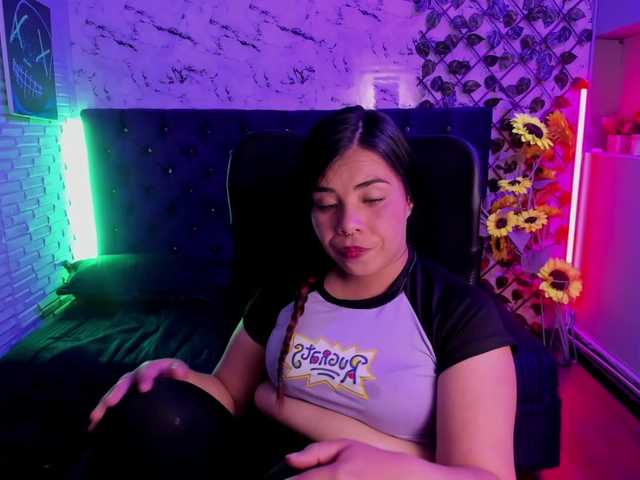 LianyTaylor live cam profile