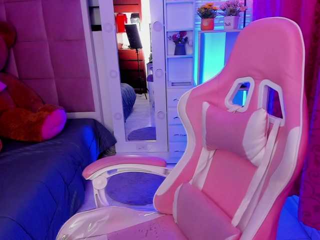 LianyTaylor's BongaCams show and profile