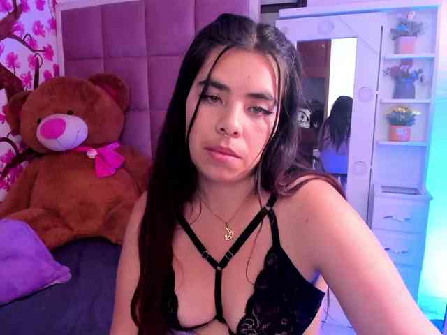 LianyTaylor webcam