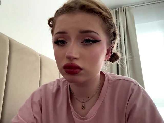 CarolBeinlich from BongaCams is Freechat