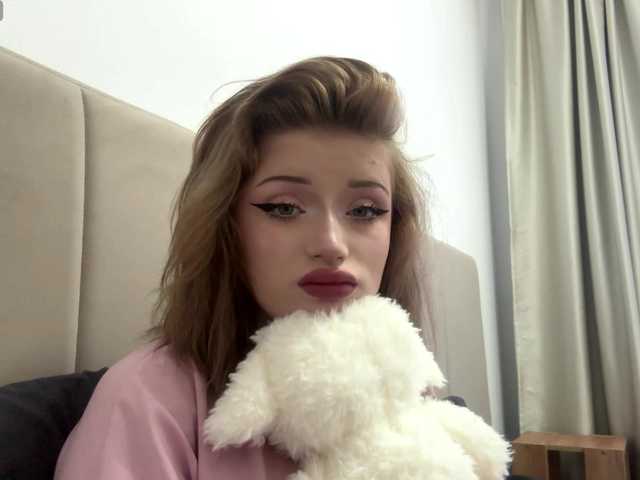 CarolBeinlich's BongaCams show and profile