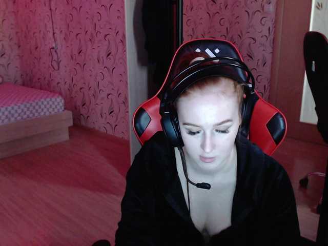 Lisichka4's BongaCams show and profile