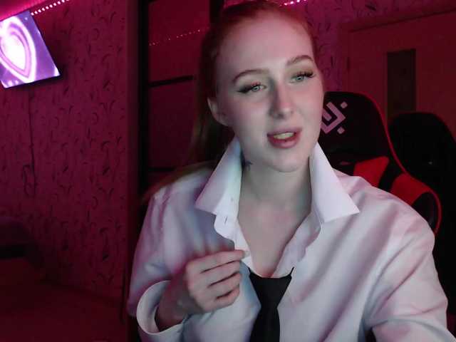 Lisichka4's BongaCams show and profile