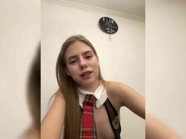 Kiki-77 webcam