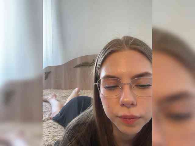Kiki-77 webcam