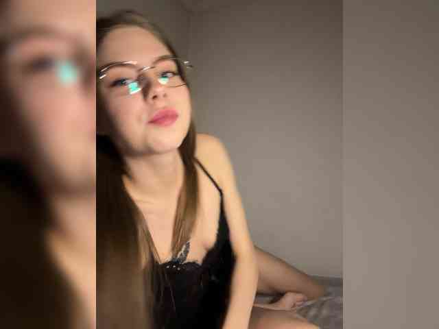 Kiki-77 webcam