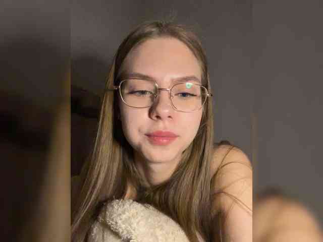 Kiki-77 webcam