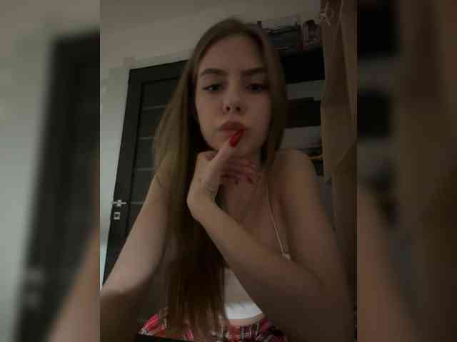 Kiki-77 webcam