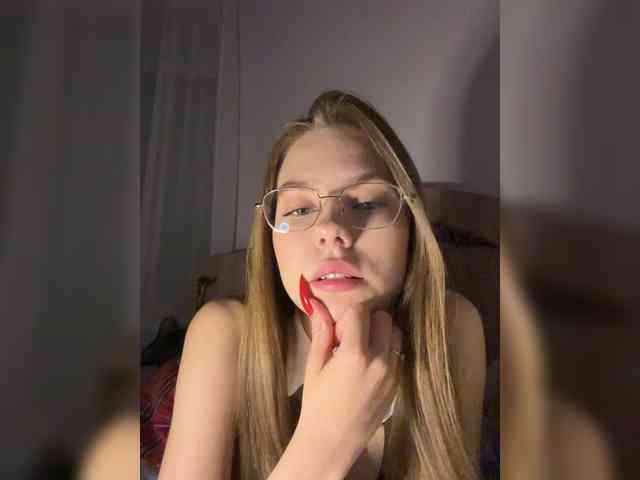 Kiki-77 webcam