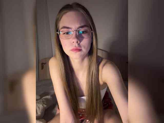 Kiki-77 webcam