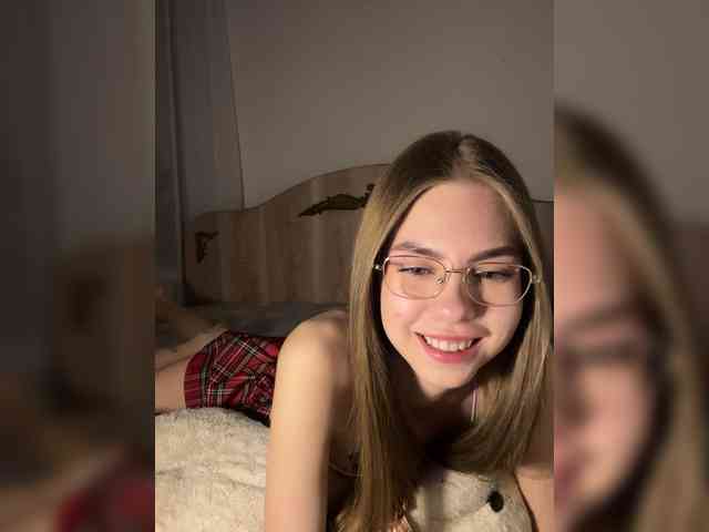 Kiki-77 webcam