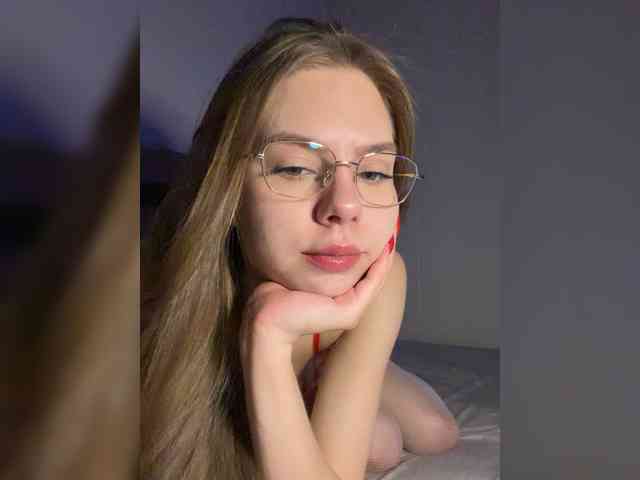 Kiki-77 webcam