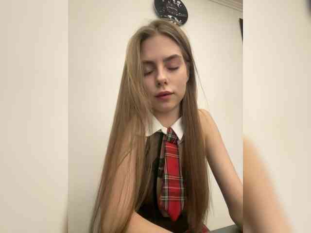 Kiki-77 webcam