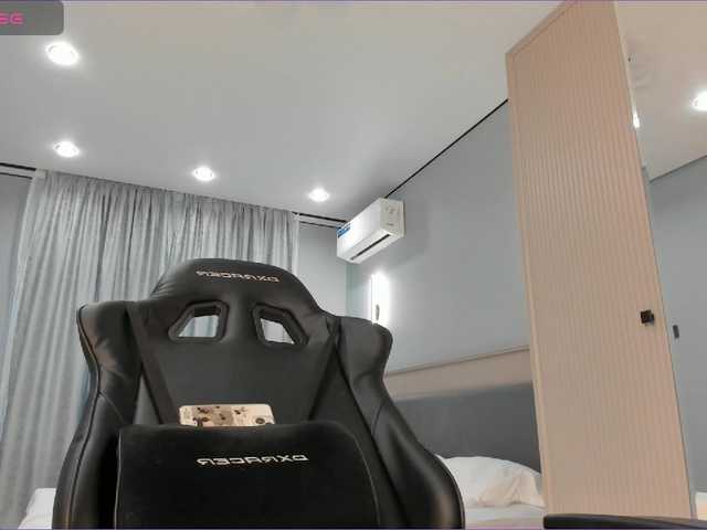 mikkylovely's BongaCams show and profile